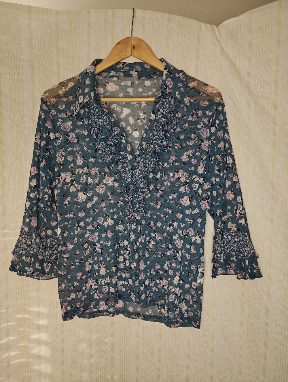 per una Teal Floral Ruffle V-Neck Blouse